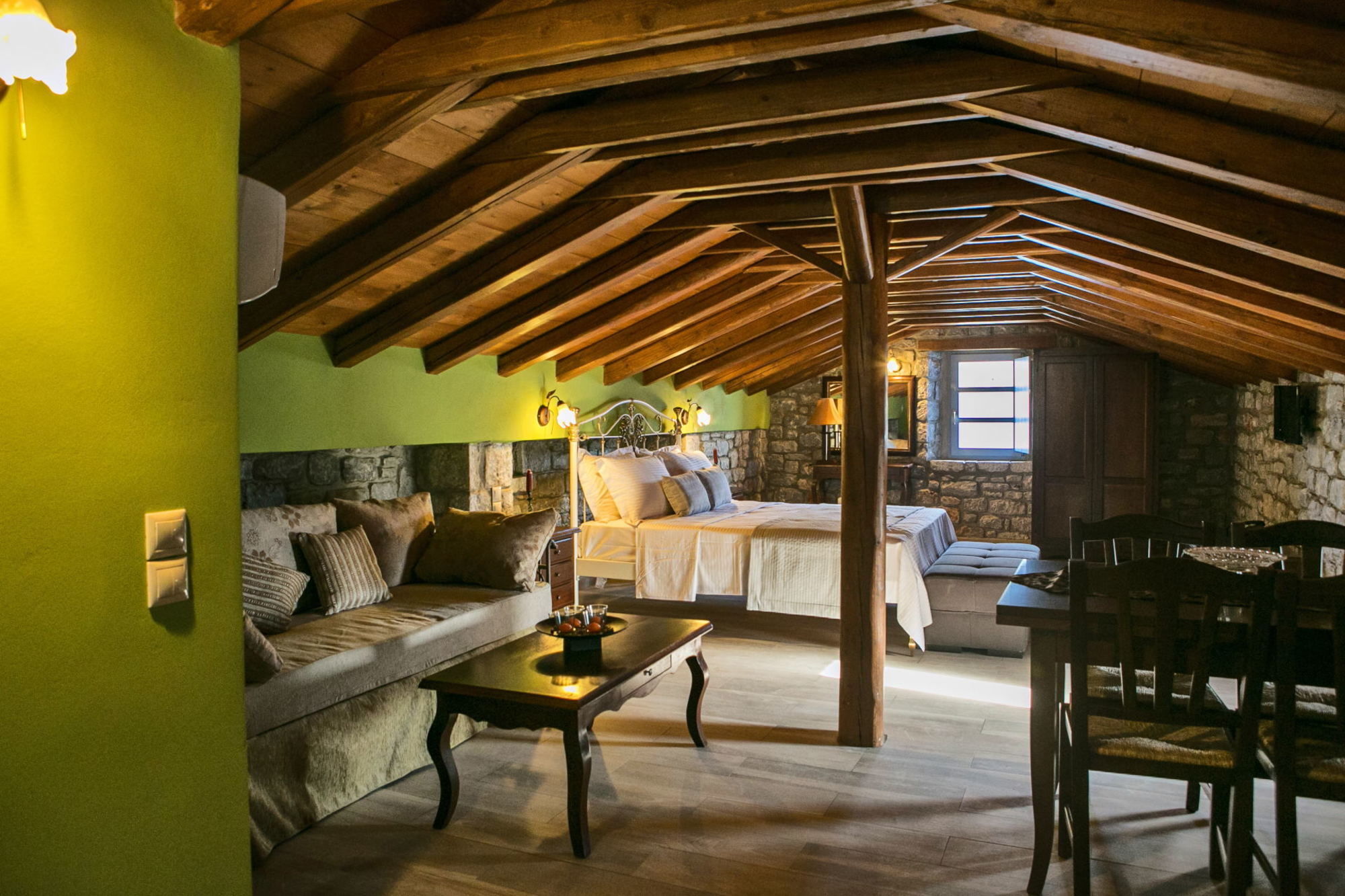 εn Plo Luxury